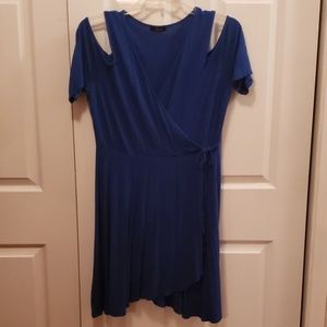 👗 EUC Sassy Blue Wrap Dress!! 👗
